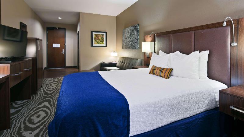 Best Western Plus Williston Hotel & Suites image