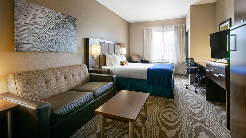Best Western Plus Williston Hotel & Suites image