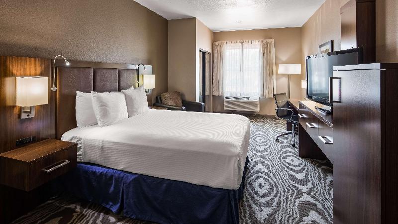 Best Western Plus Williston Hotel & Suites image
