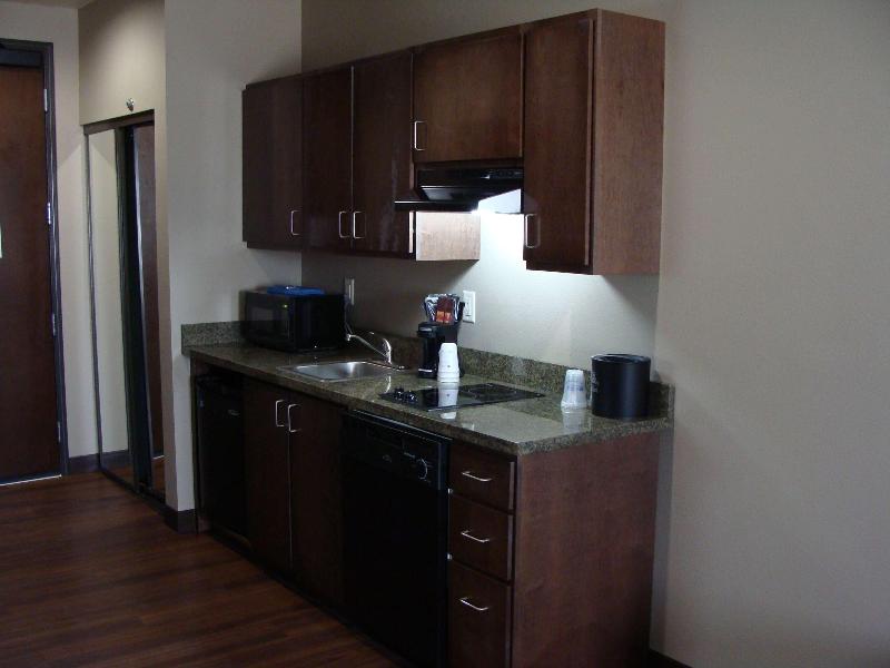 Best Western Plus Williston Hotel & Suites image