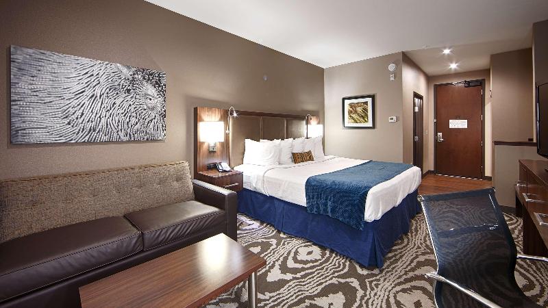Best Western Plus Williston Hotel & Suites image