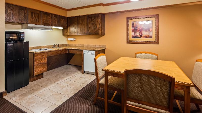 Best Western Plus Sidney Lodge image