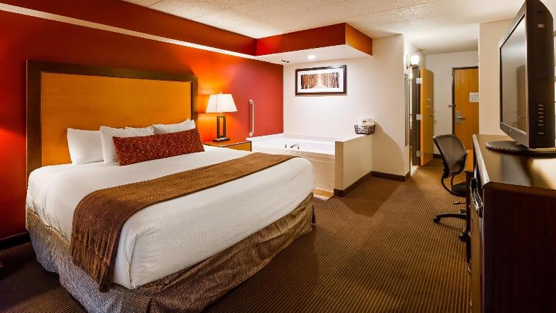 Best Western Plus Sidney Lodge image