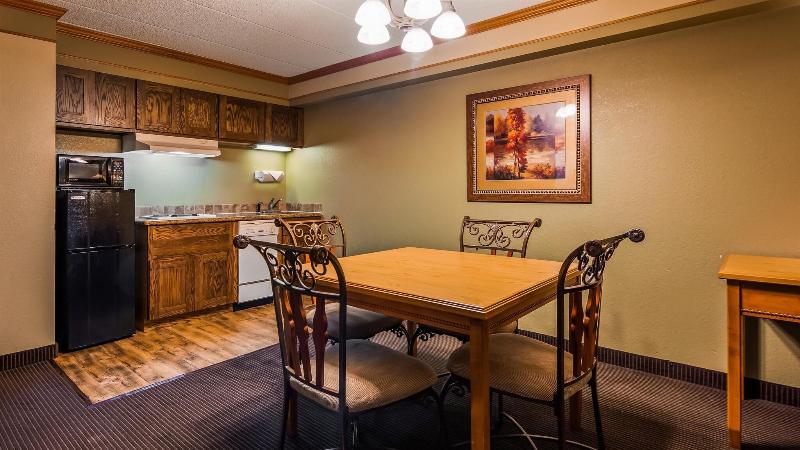 Best Western Plus Sidney Lodge image