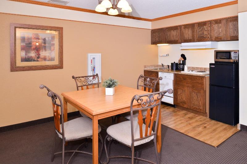 Best Western Plus Sidney Lodge image