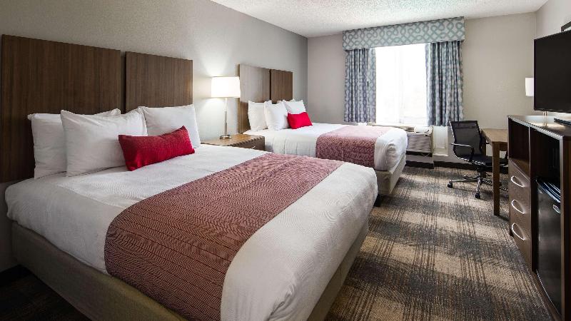 Best Western Plus Oak Harbor Hotel & Conference Ce image