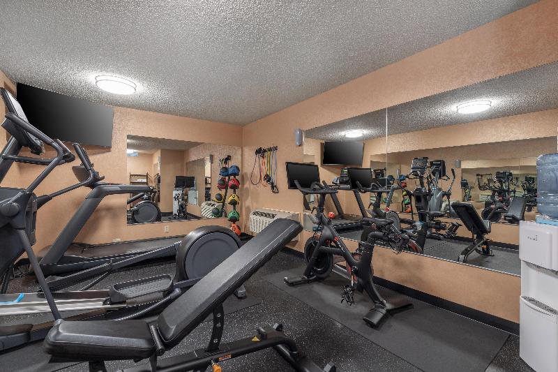 Best Western Plus Oak Harbor Hotel & Conference Ce image