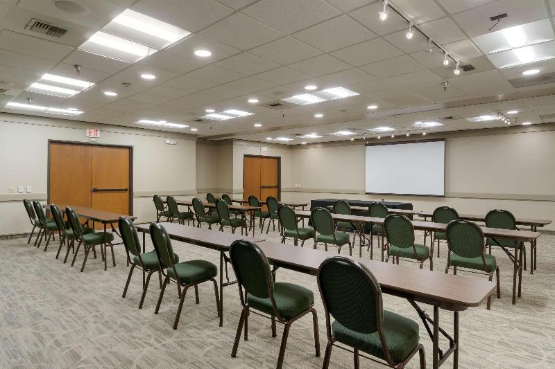 Best Western Plus Oak Harbor Hotel & Conference Ce image