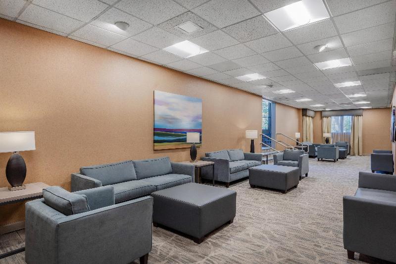 Best Western Plus Oak Harbor Hotel & Conference Ce image