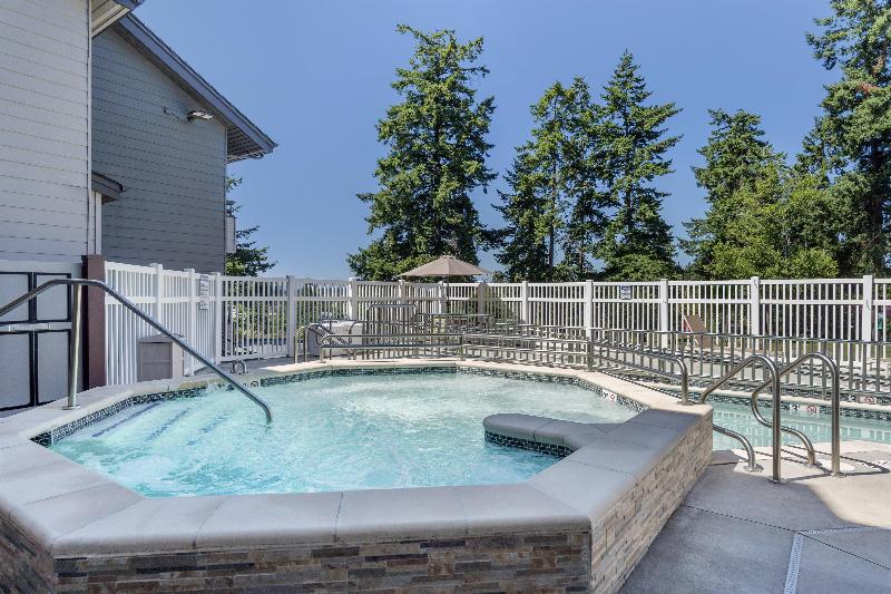 Best Western Plus Oak Harbor Hotel & Conference Ce image
