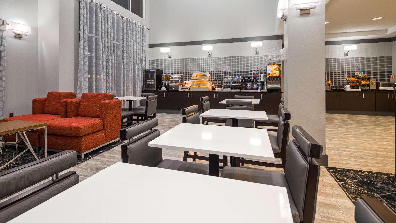Best Western Plus Oak Harbor Hotel & Conference Ce image