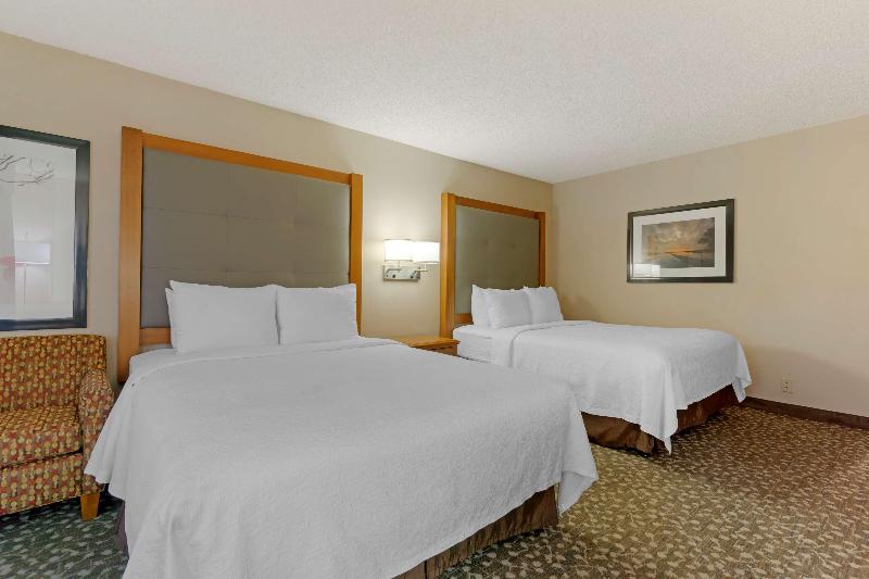 Best Western Plus Oak Harbor Hotel & Conference Ce image