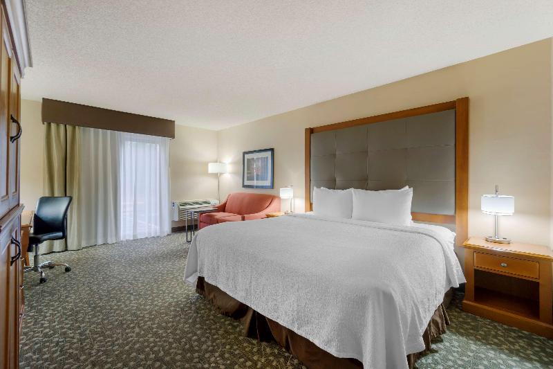Best Western Plus Oak Harbor Hotel & Conference Ce image