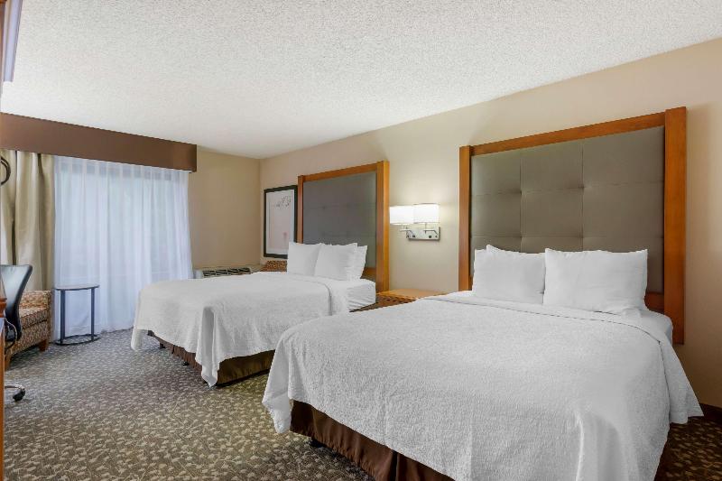 Best Western Plus Oak Harbor Hotel & Conference Ce image