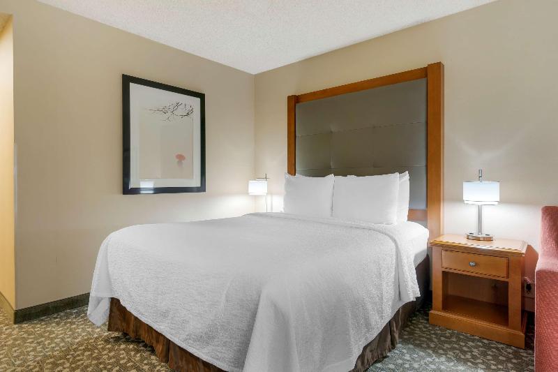 Best Western Plus Oak Harbor Hotel & Conference Ce image