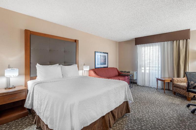 Best Western Plus Oak Harbor Hotel & Conference Ce image