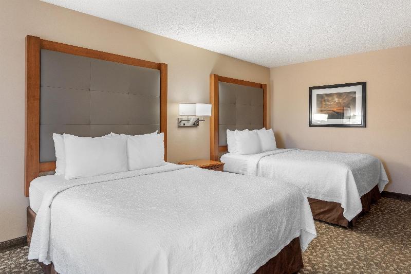 Best Western Plus Oak Harbor Hotel & Conference Ce image
