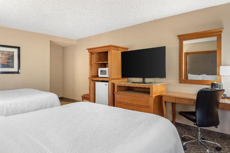 Best Western Plus Oak Harbor Hotel & Conference Ce image