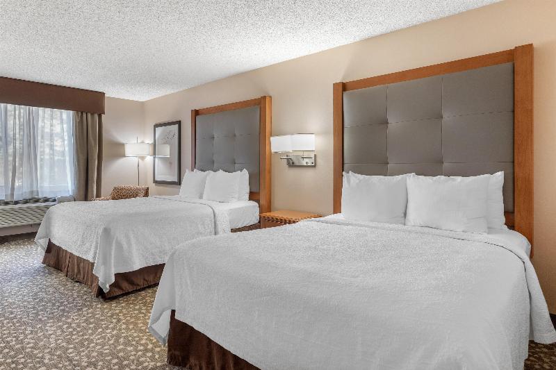Best Western Plus Oak Harbor Hotel & Conference Ce image