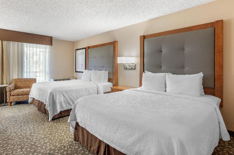 Best Western Plus Oak Harbor Hotel & Conference Ce image
