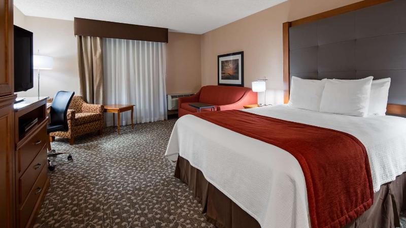 Best Western Plus Oak Harbor Hotel & Conference Ce image