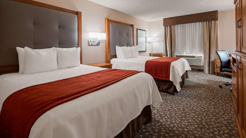Best Western Plus Oak Harbor Hotel & Conference Ce image