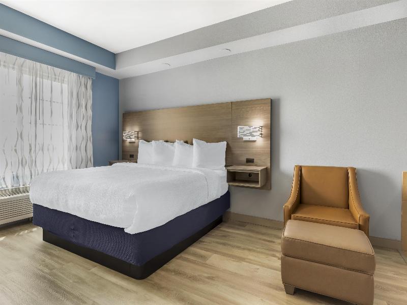 Best Western Plus Fort Worth Forest Hill Inn & Sui image