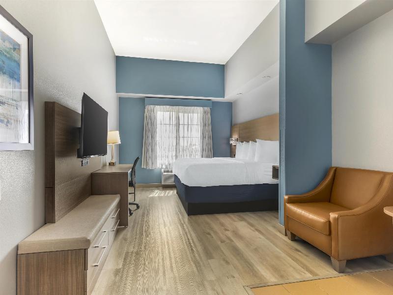 Best Western Plus Fort Worth Forest Hill Inn & Sui image