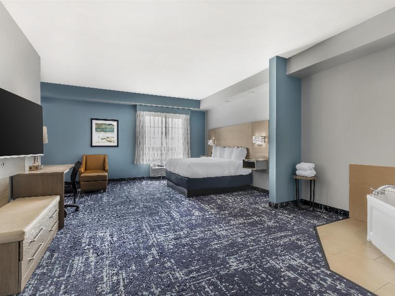 Best Western Plus Fort Worth Forest Hill Inn & Sui image