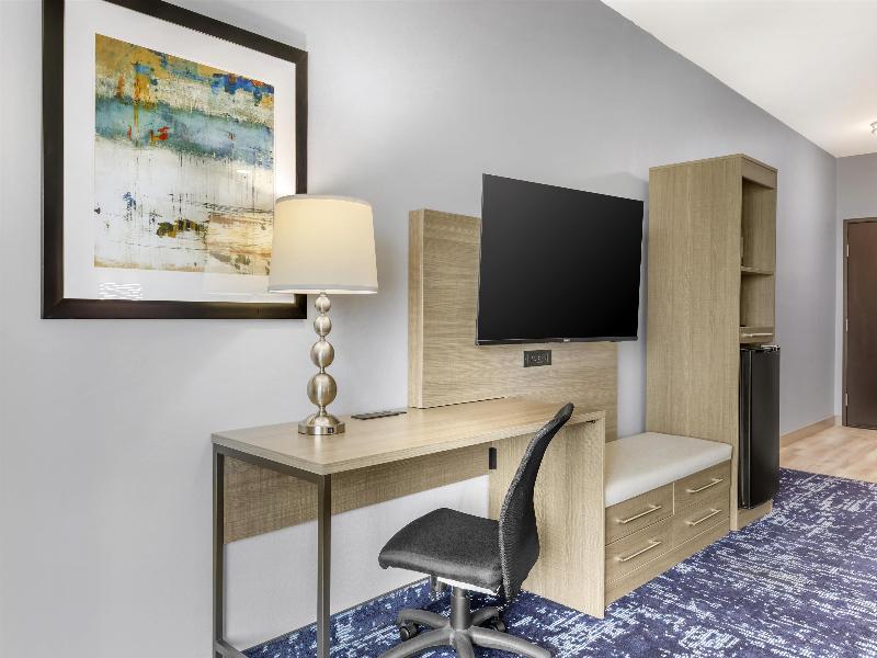 Best Western Plus Fort Worth Forest Hill Inn & Sui image