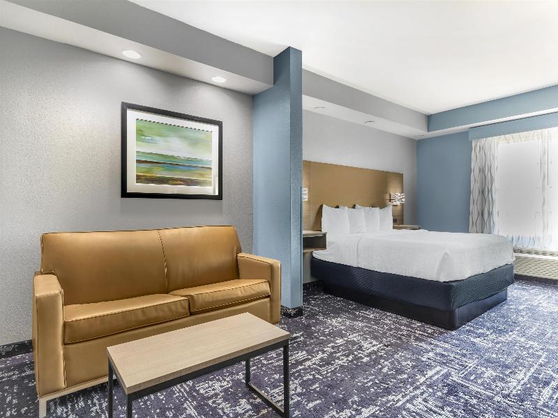 Best Western Plus Fort Worth Forest Hill Inn & Sui image