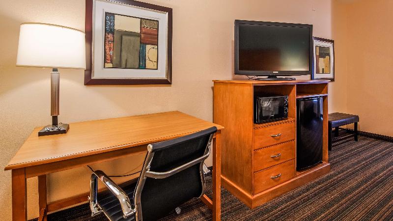 Best Western Plus Seminole Hotel & Suites