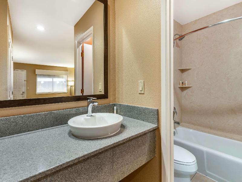 Best Western Plus Inn Scotts Valley image