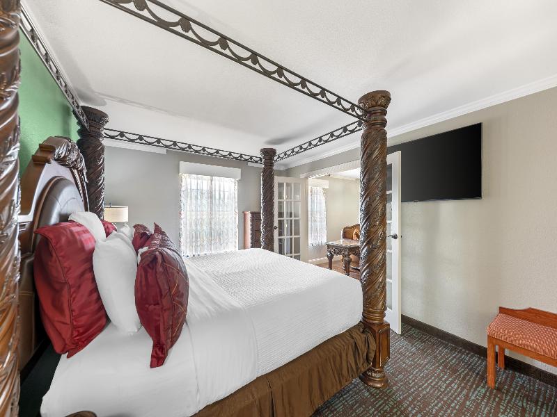 Best Western Plus Georgetown Inn & Suites image