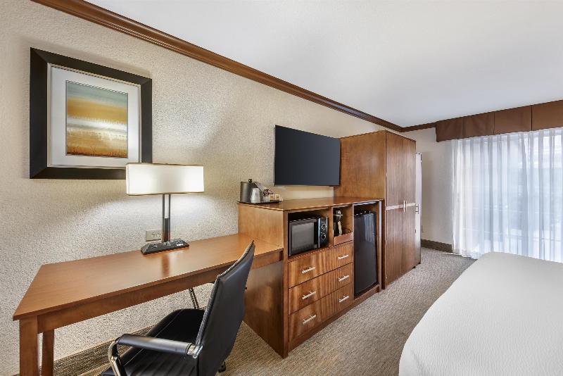 Best Western Plus Atrium Inn image