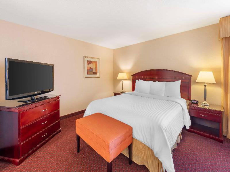 Best Western Plus West Covina Inn image