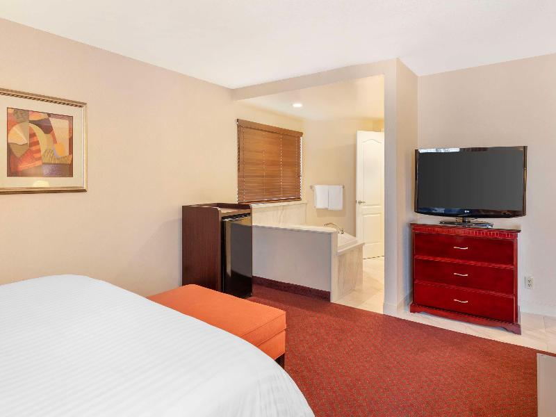 Best Western Plus West Covina Inn image