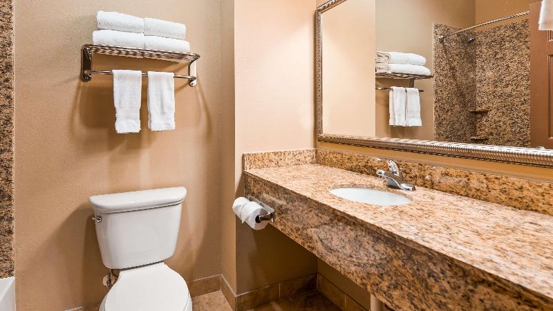 Best Western Plus Kenedy Inn