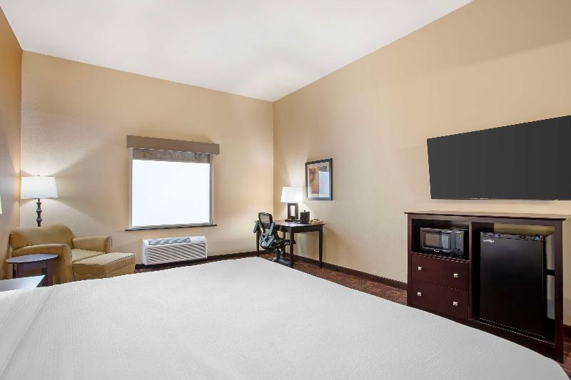 Best Western Plus Goliad Inn & Suites image 9