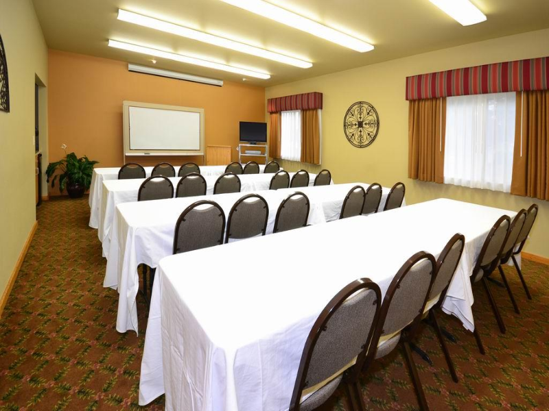 Best Western Plus Hartford Lodge