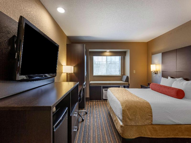 Best Western Plus Woodstock Inn & Suites image