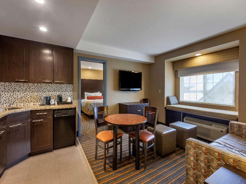 Best Western Plus Woodstock Inn & Suites image