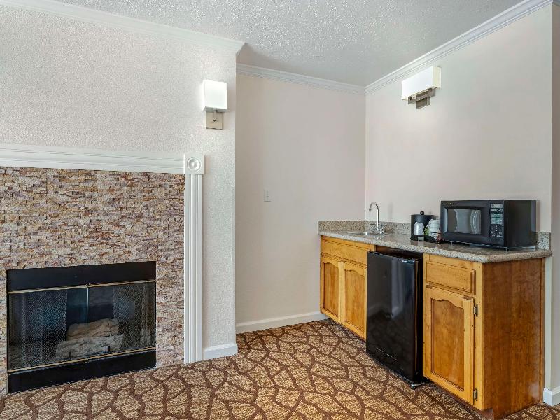 Best Western Salinas Monterey Hotel image