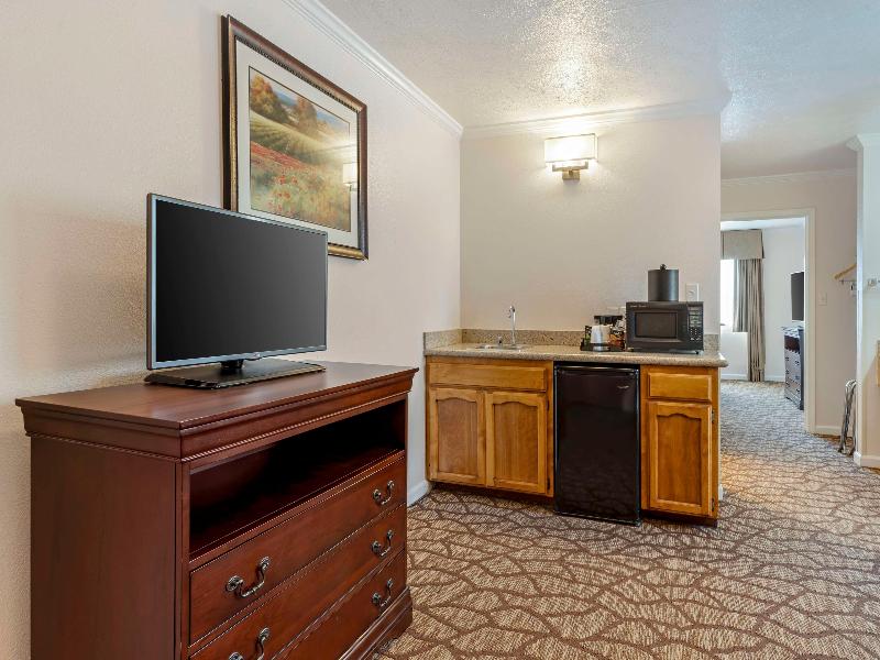 Best Western Salinas Monterey Hotel image