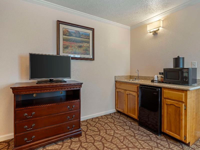 Best Western Salinas Monterey Hotel image
