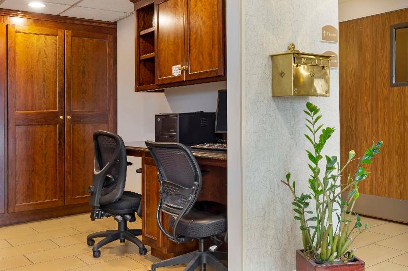 Best Western The Inn At Sharon/Foxboro image