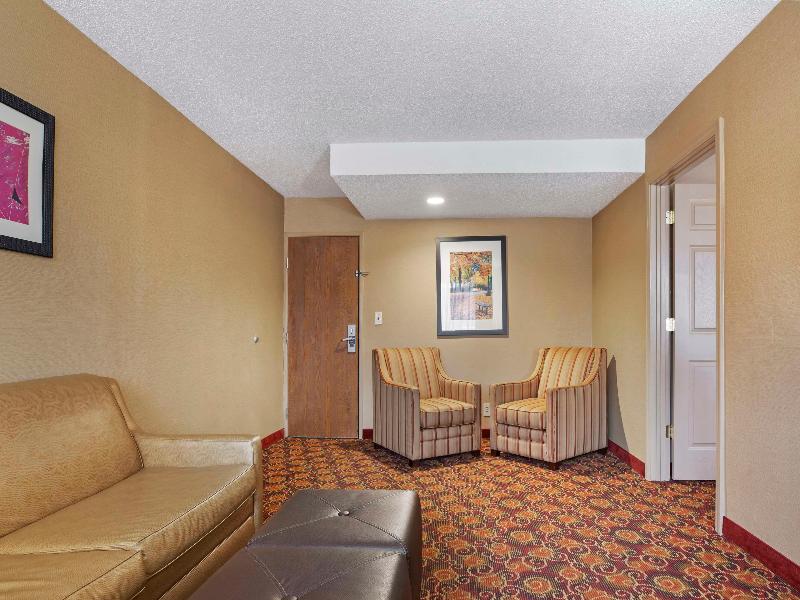 Best Western The Inn At Sharon/Foxboro image