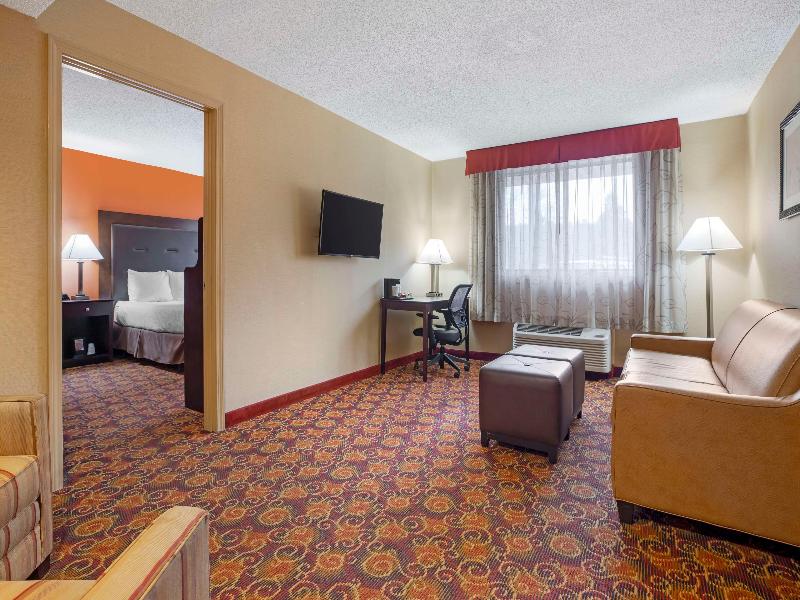 Best Western The Inn At Sharon/Foxboro image