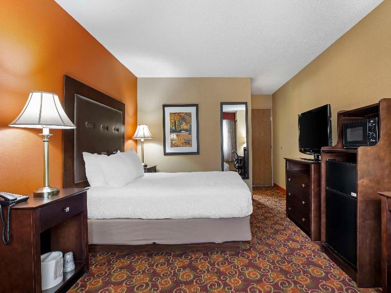 Best Western The Inn At Sharon/Foxboro image