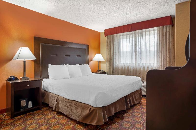 Best Western The Inn At Sharon/Foxboro image